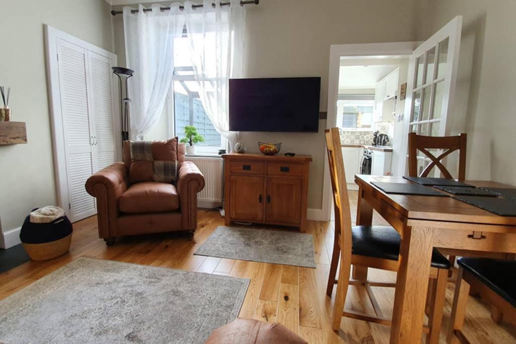Smart & Stylish Holiday Apartment In The City Centre Inverness Bagian luar foto